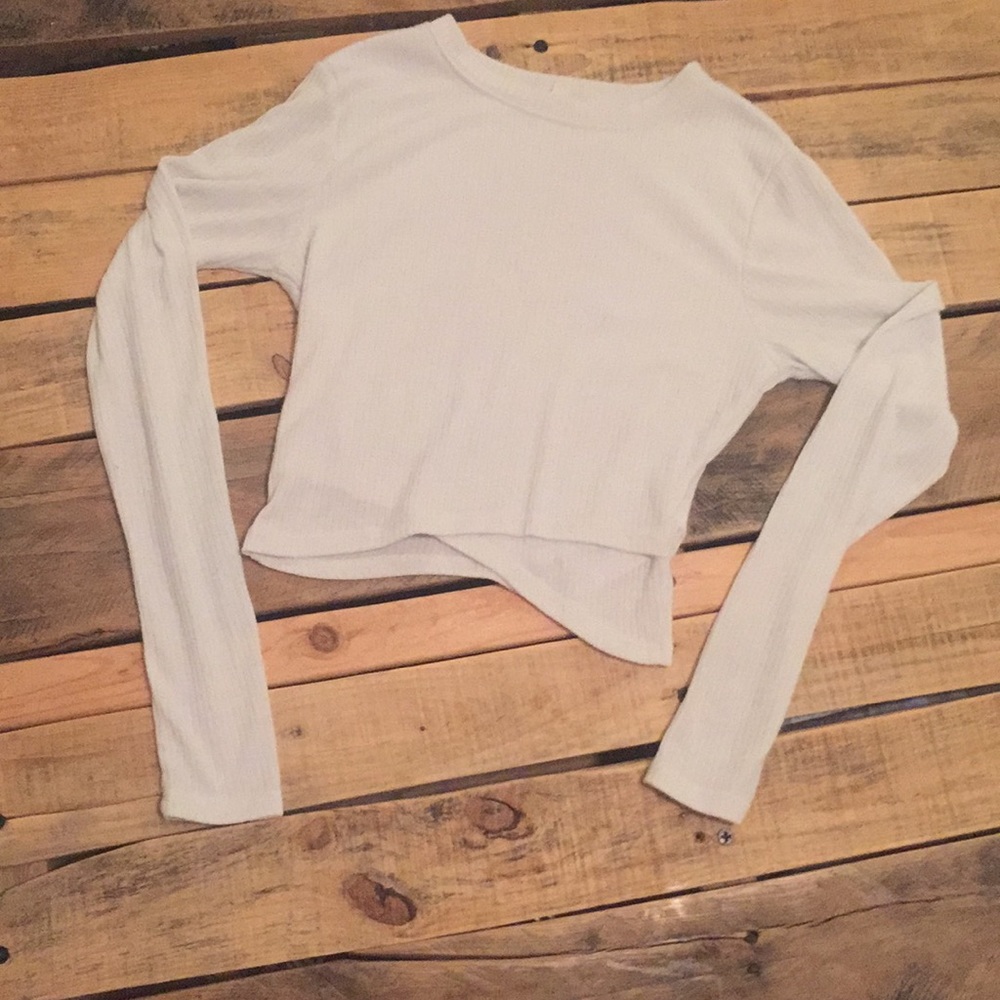 White long sleeve crop top